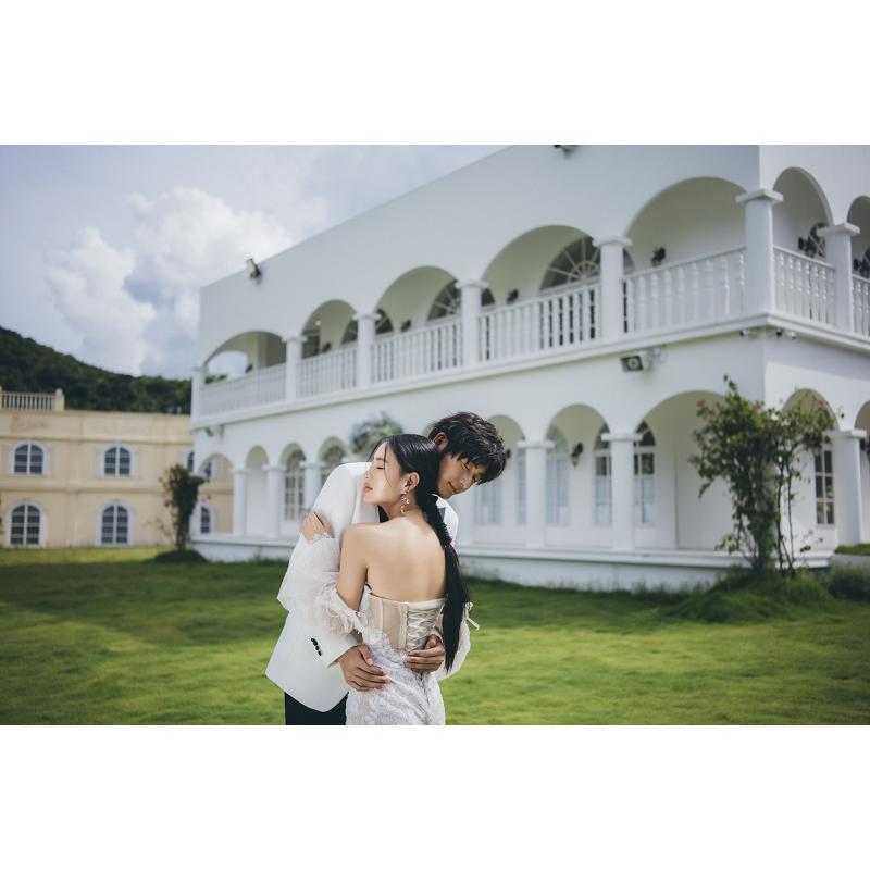 Mona Lisa Bridal Salon